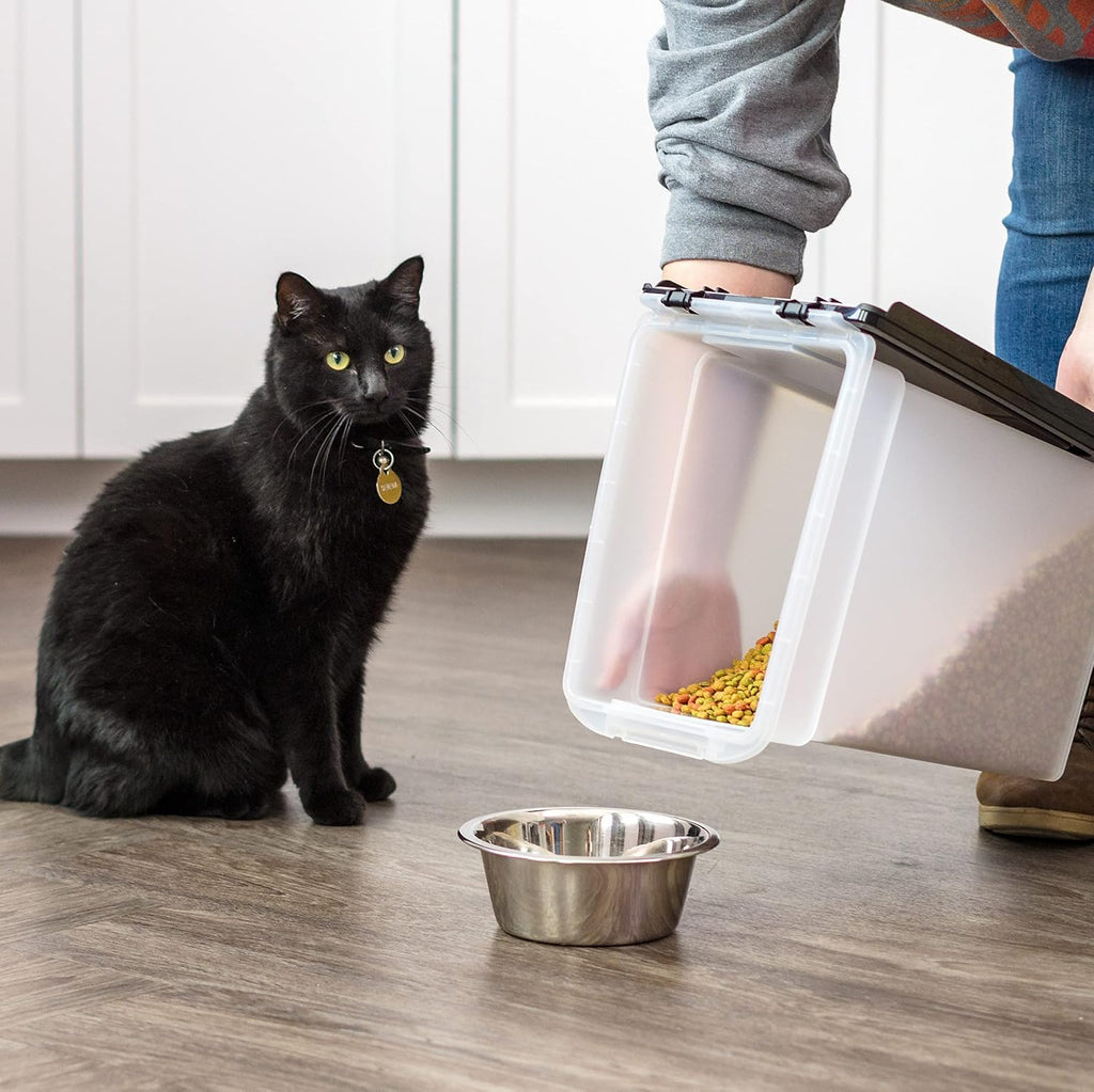 IRIS USA Dog Food Storage Container, Up to 30 lbs, Navy, Made in USA